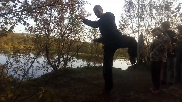 Маваше гери с проносом в Кёкусинкай карате. Клуб «Тэнгу Про» Подготовка бойца. Мурманск смотреть онлайн