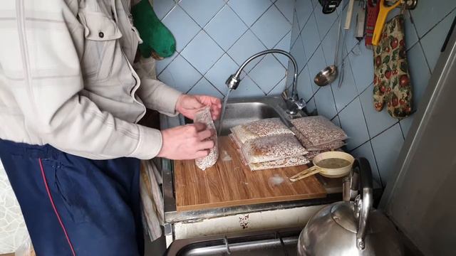 20 Капает вода из пакетика смотреть онлайн