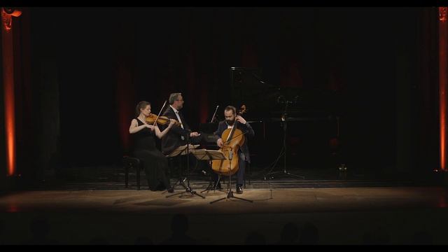 ATOS Trio: L.v.Beethoven - Kakadu-Variations, op. 121a смотреть онлайн