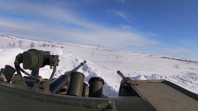 Тактическое учение морских пехотинцев Северного флота в Кольском Заполярье смотреть онлайн
