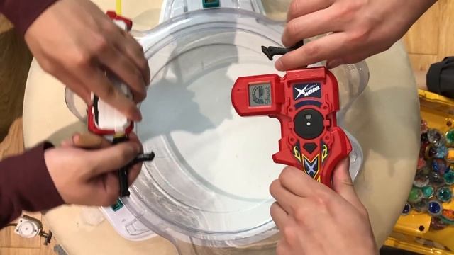 THE 100 BLADER TEST: Ultimate Beyblade Challenge! - Beyblade Burst God/Evolution смотреть онлайн