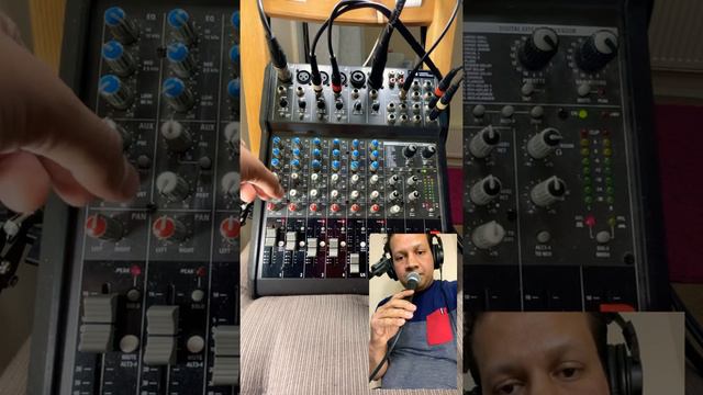 How to use your phone for singing on social media. смотреть онлайн