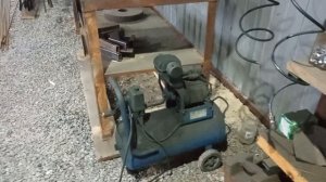 Покраска ритуальной оградки.