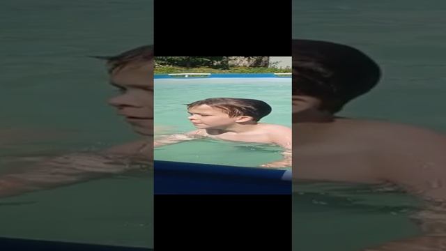 Плаваю на спине в бассейне в Волгограде смотреть онлайн