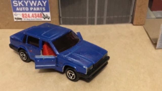 Majorette 230 Volvo 760 GLE “Painted/Junked Out” 1/64 Diecast Cars Collecting Diorama