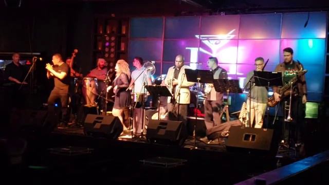 Chicago Unified Salsa Orchestra featuring Papo Santiago "Chango Ta Veni" смотреть онлайн