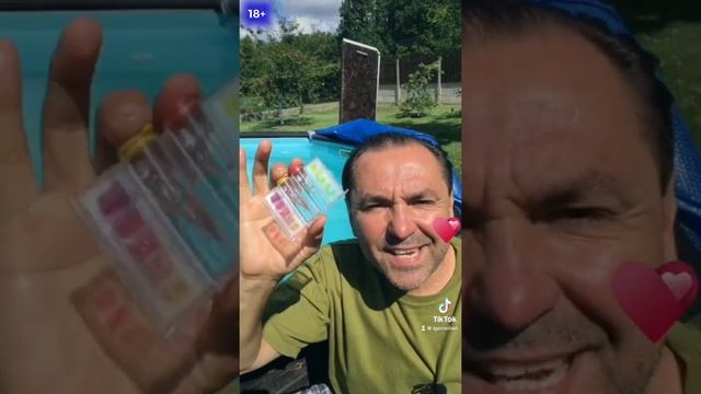 Как проверить чистоту воды в бассейне? #SHORTS смотреть онлайн