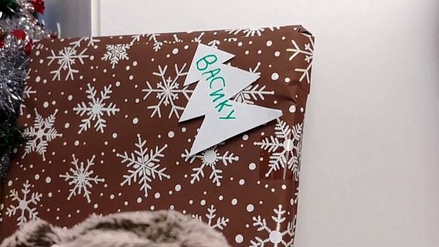 Кот Басик с друзьями распаковывают подарки от Деда Мороза смотреть онлайн