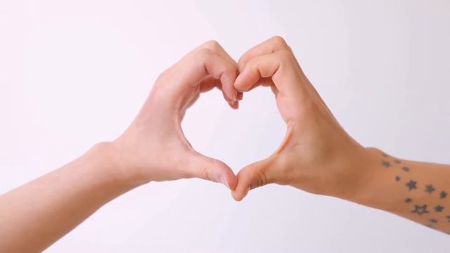 ЛЮБОВЬ СУЩЕСТВУЕТ смотреть онлайн