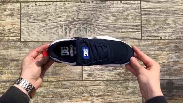 Кеды DC SHOES VANDIUM SE M SHOE NAVY WHITE смотреть онлайн