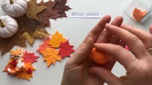 Осенние поделки. Лепка из воздушного пластилина. Лисёнок в листьях.