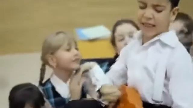 8 МАРТА -100 ГВОЗДИК смотреть онлайн