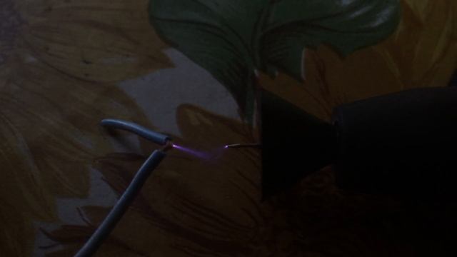 Коронный разряд с писталета распылителя порошковой краски Старт 50 смотреть онлайн