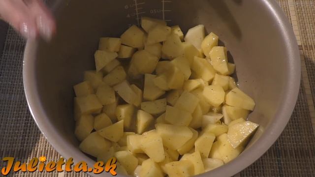 Тушим картошку в мультиварке смотреть онлайн