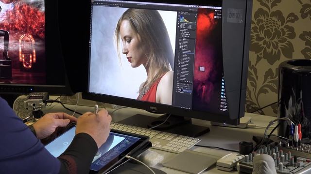 Retouching in Photoshop in iPad pro with Apple pencil and Astropad QF Ep 56 смотреть онлайн