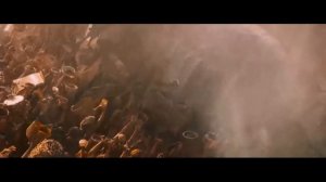 Бессмертный Джо дарит людям воду / Безумный Макс: Дорога ярости (2015)