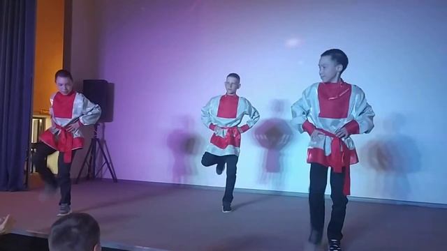 Танцевальный номер художественной самодеятельности Красноармейского отделения ДЮСАШ "РиФ" смотреть онлайн