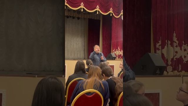 И что?! смотреть онлайн