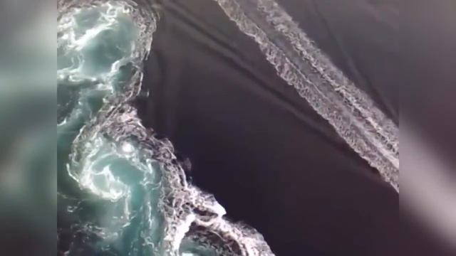 САМЫЙ БОЛЬШОЙ ВОДОВОРОТ В МИРЕ смотреть онлайн