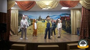 Спектакль начальной школы «Волшебник Изумрудного города»
