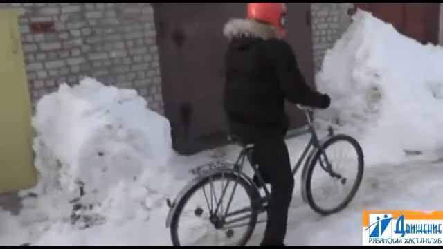 С праздником, дорогие девушки! Поздравление от парней Рязанского клуба парных танцев "Движение" смотреть онлайн