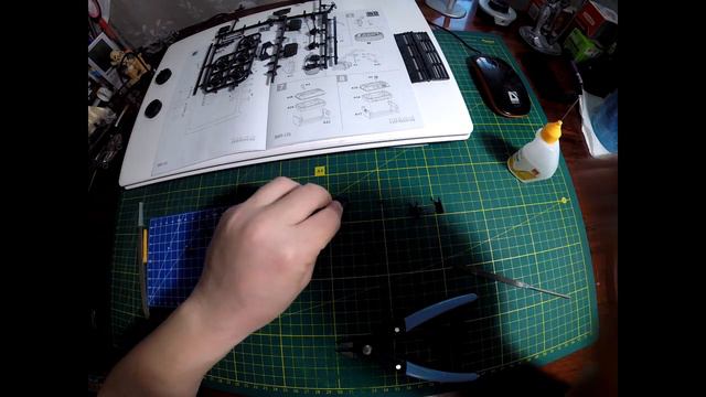 Часть 3. ЗИЛ-131 бортовой от AVD 1/43 собираем своими руками "Вездеход" смотреть онлайн