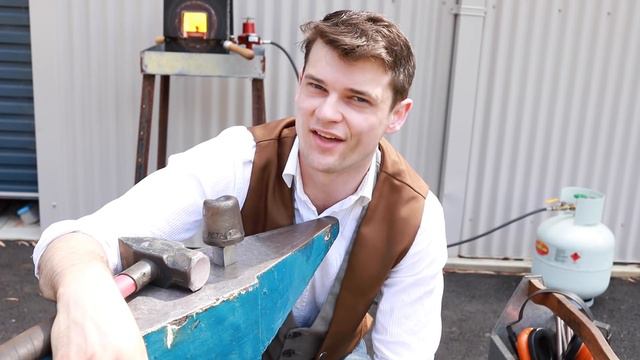 HAND FORGING A DAMASCUS SWORD - PART 2 смотреть онлайн