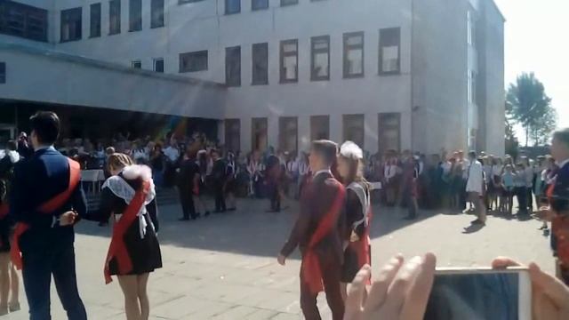 Вальс 11 класса(Гимназия 1 г.Барановичи, Беларусь) смотреть онлайн