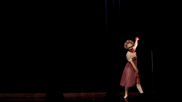 Natasha Aksamentov's Russian Dance смотреть онлайн