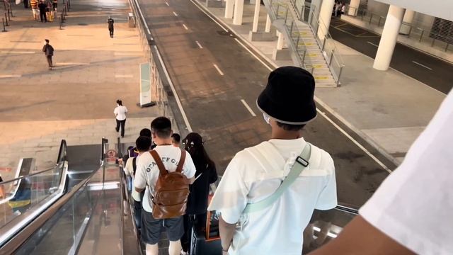 【2022.08.24】Tenzin arrived at Chengdu Tianfu Airport (Zhangjiajie✈ Chengdu)丁真抵达成都机场饭拍视频 смотреть онлайн