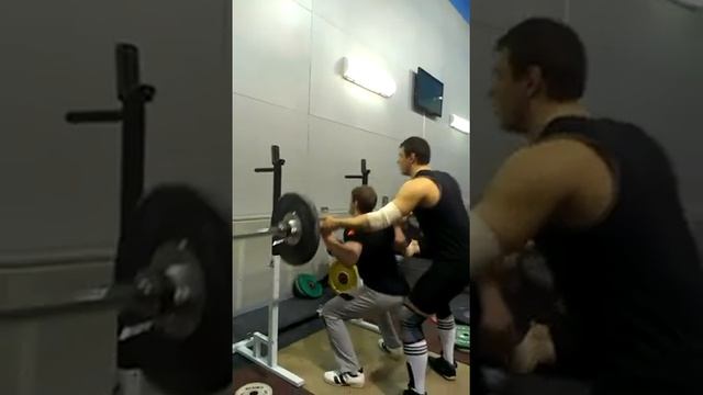 Стас Пономарев работает на выносливость со штангой 55. Часть 2 смотреть онлайн