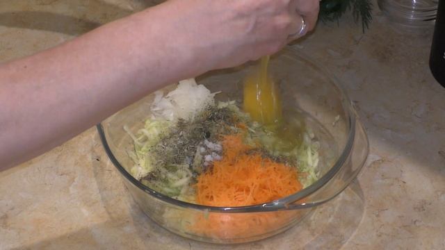 Диетические оладьи из кабачков. Блюдо лёгкое, полезное и простое. смотреть онлайн