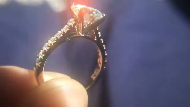 1.5 Carat Moissanite Engagement Ring смотреть онлайн