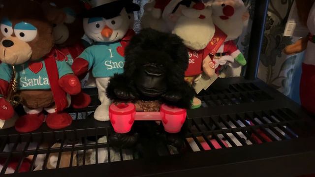 (Possible prototype) Gemmy Valentines Bongo Gorilla смотреть онлайн