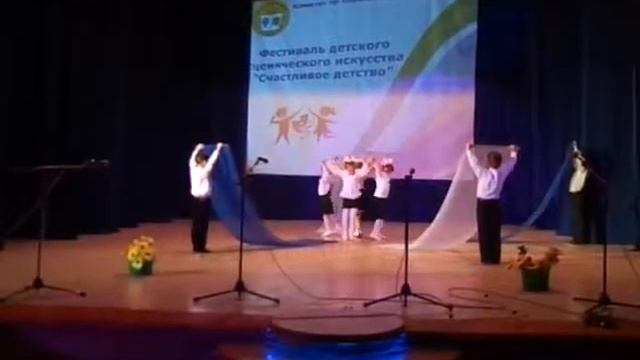 выступление МКДОУ №5 на фестивале детского сценического искусства "Счастливое детство" смотреть онлайн