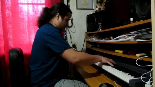 Мой сын -композитор играет фортепианый кавер. Ukraine. Piano cover of song Taras Petrinenko смотреть онлайн