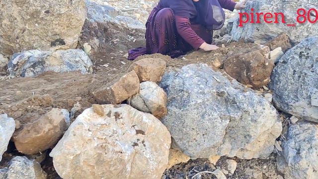 "Building a stone hut in the embrace of nature" смотреть онлайн