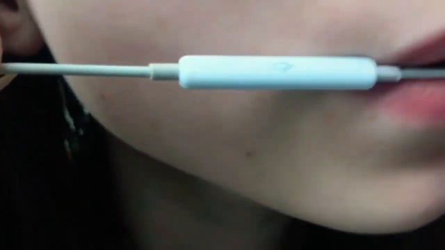 ASMR Mic licking and nibbling смотреть онлайн