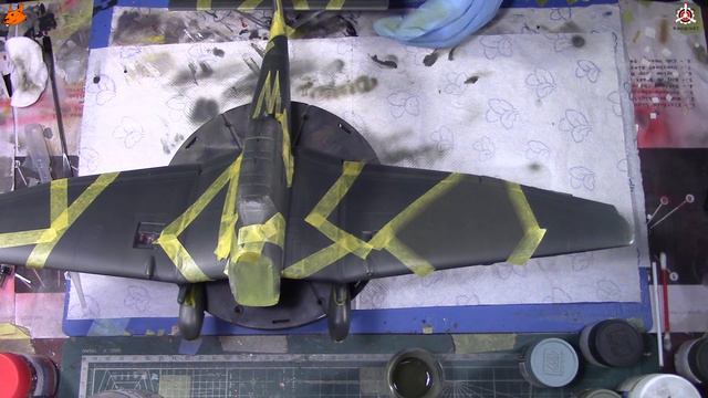 Ju-87B- немецкий пикирующий бомбардировщик фирмы 