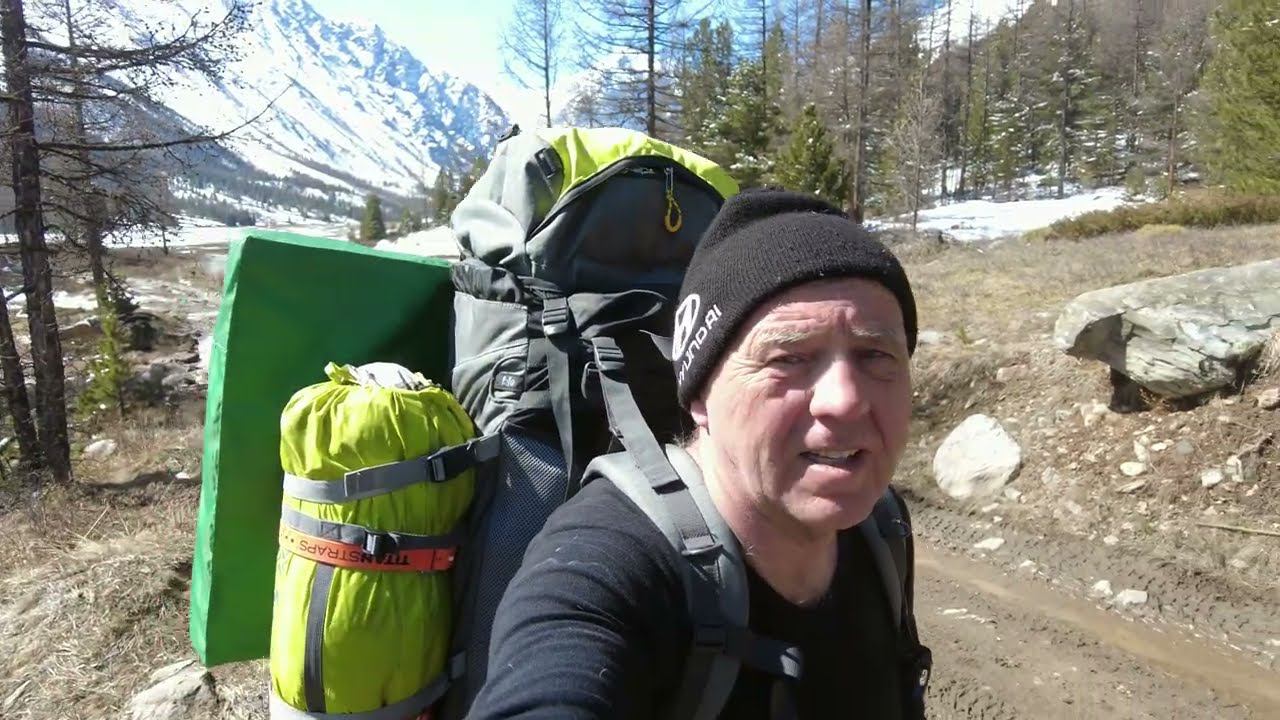 Восхождение на вершину Юбилейная Северо-Чуйского хребта с "Бессмертным полком" смотреть онлайн