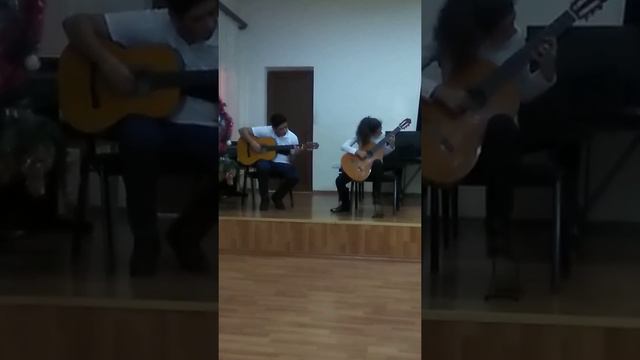 Испанские мотивы на гитаре / Spanish tune on guitar смотреть онлайн
