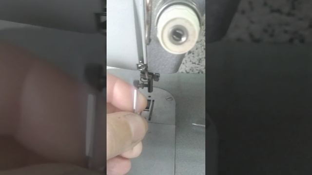 как вставить швейную иглу в швейную машину смотреть онлайн
