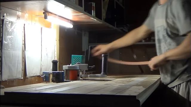 Клеим кромку ПВХ 0,4мм на станке