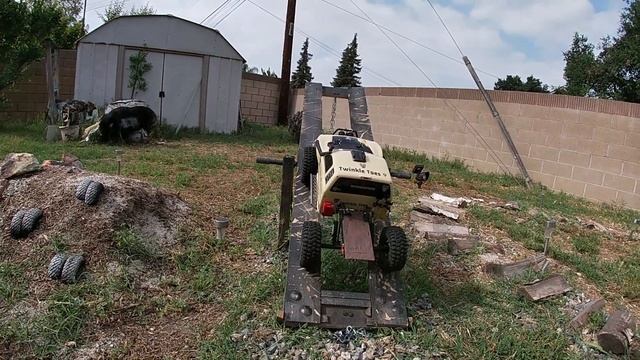 Another Quick Run On The Backyard Crawler Course With My SCX10ii Trail Honcho 04/10/22 смотреть онлайн