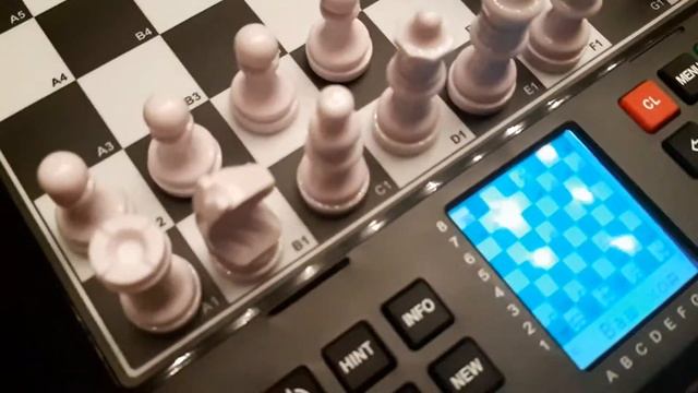Шахматный компьютер ChessGenius Millennium смотреть онлайн