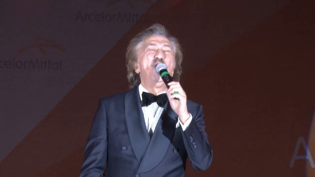 "Я встретил девушку" ансамбль "Ялла". смотреть онлайн