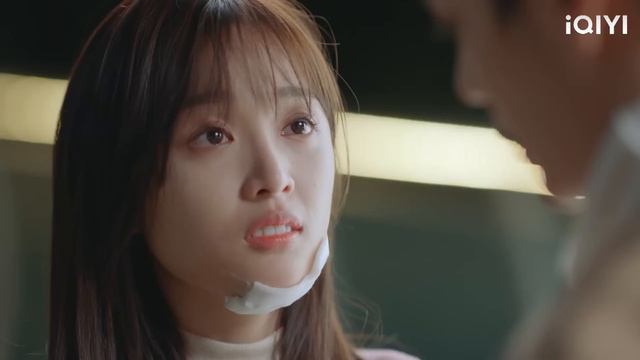 ซีอีโอรีบไปซินเดอเรลล่าอย่างบ้าคลั่งกอดเธอแน่นและจูบเธออย่างซุกซน! смотреть онлайн