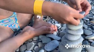 Настя научилась прыгать в воду