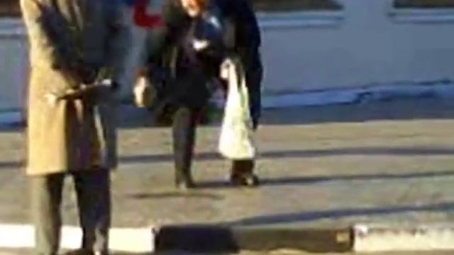 прикол.пять рублей на супер клей. что получилось. смотреть онлайн