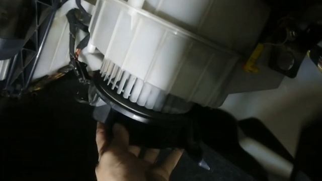 Не работает мотор отопителя Opel Corsa D смотреть онлайн